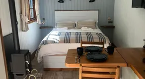 Woodside Shepherd Hut with free parking - Hawsker near whitby - Image 2