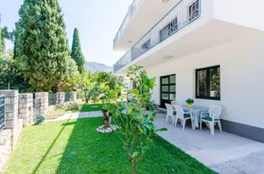 Apartments Garden - Image 4