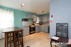 JFK GuestHouse - Image 3
