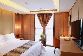 New Moon Hotel - Image 2