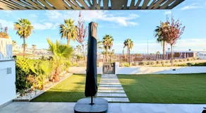 Apartamento frente a la piscina, gran jardín y vistas al mar - Image 5