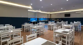 Carlton Plaza Americana - Image 5