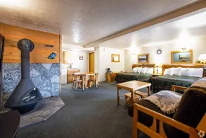 Willamette Pass Inn & Chalets - Image 2