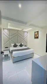 HOTEL SKYLAND CG ROAD - Image 4