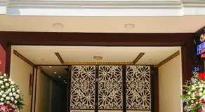 Hoàng Gia Long Biên Hotel - Image 1