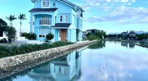 An Blue House - Image 2