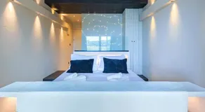 LOVE IN Bandol - Balneo & Vue Mer - Image 2