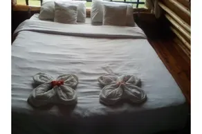 Samawati Lakeside Cottages - Image 4