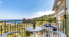 Appartement de vacances convivial et familial avec piscine et jardin | Vue montagne | À côté de la plage | Avec animaux acceptés - Image 2