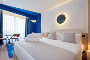 Iconic Suites - Image 2
