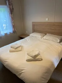 Redwood Lodge at Beauport Holiday Park, Hastings - Image 4