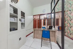 Urbanview Hotel Sunday Cirebon by RedDoorz - Image 4