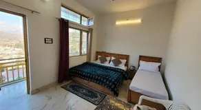 Hotel Himalayan Peak - Image 2