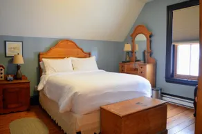 Magnetic Hill Winery - Image 4