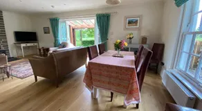 Private detached cottage sleeps 4 - Image 3