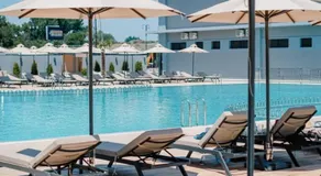 Coconut Hotel And Pool - Image 3