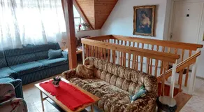 Holiday House Retro - Image 2