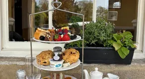 No 6 The Square Tearooms & Accommodation - Image 5