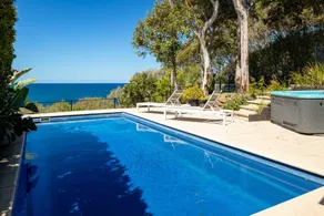 Swimming Pool Over Malua Bay - Image 3