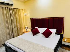 Golden palace hotel 🏨🛍️📞🙏 - Image 4
