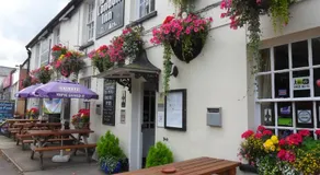 London Inn - Image 4