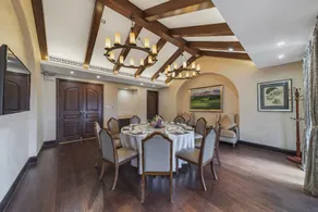 Qunyinghui Holiday Hotel - Image 2