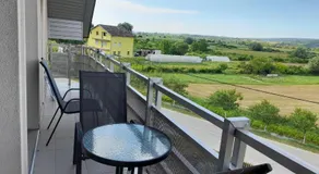 River Bank Apartments & Castle view - Image 5