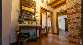 Hotel Rural en Las Cascadas de Tobera - Image 3