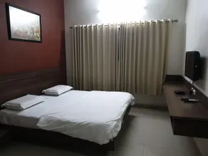 HOTEL MRIGNAYANI - Image 3