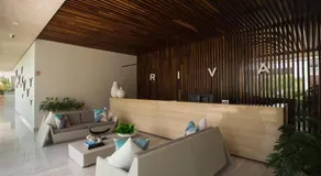 Luxurious 4BR condo by the beach - Rooftop pool - Image 5