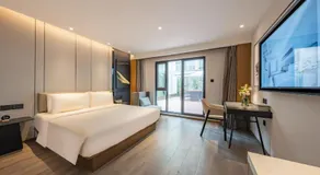 Atour Hotel Chengdu Taikoo Li Chunxi Road Pedestrian - Image 2