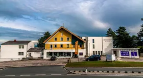 Amethysthotel Mantler - Image 2
