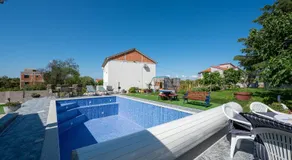 Family-friendly apartments with swimming pool Sukosan, Zadar - 24349 - Image 2