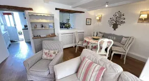 The Nook - Charming cottage, modern living with original features, perfect private garden - Image 3