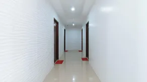 RedDoorz Plus at DBuilders Poblacion BGC - Image 5
