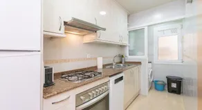 Cadillac Barcelona - Escape Premium - Parking GRATIS -AC - Metro - Aeropuerto -4 Personas - Image 2