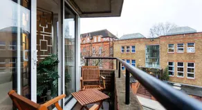Lumineux, contemporain 2BR dans Leafy Belsize Park, par Veeve - Image 5
