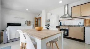 Ferienwohnung 'Pedragosa' in Strandnähe mit Bergblick, Gemeinschaftspool und WLAN - Image 3