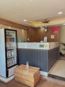 Hotel Lotus - Image 5