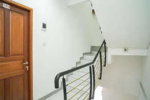 RedDoorz near Stasiun Senen - Image 5