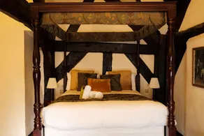 Ye Olde Kings Head - Image 5