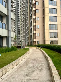 Cozy Apartment connected to mall by Lexington - Image 4