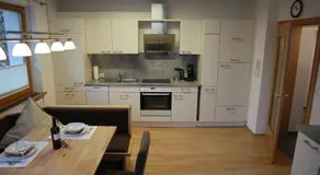 Apart 83 - Image 2