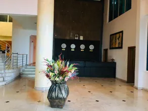 Peninsula Hotel & Towers - Image 4