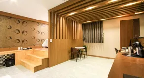 The King Hotel - Image 4