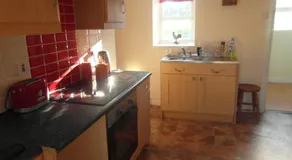 Country Cottage - Image 3