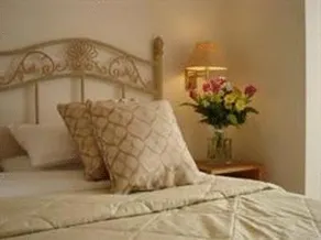 Crouchers Hotel - Image 2