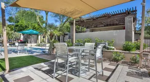 Kota 2027 Cozy 2BR l 2BA Apartment - Pool - Gym - Free Parking - Image 5