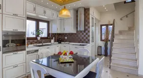 Sunshine Villa with Private Pool by Estia - Image 5