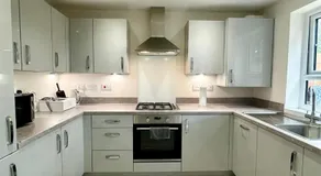 Charming 1 Bedroom with Private Bath - Image 4